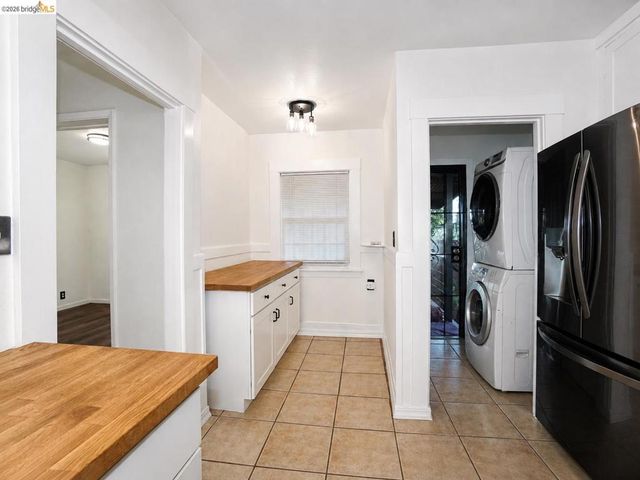 3221 Delaware St, Oakland, CA 94602