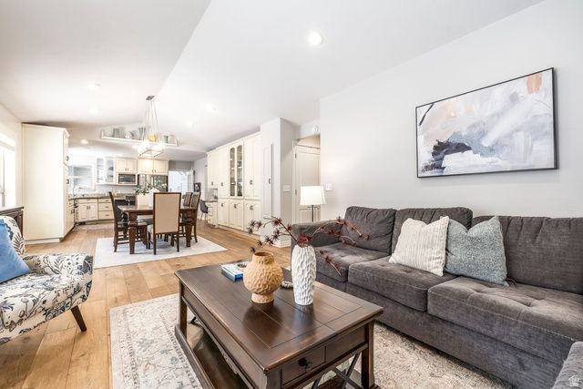 9106 N UPPER LANDO LN, Park City, UT 84098