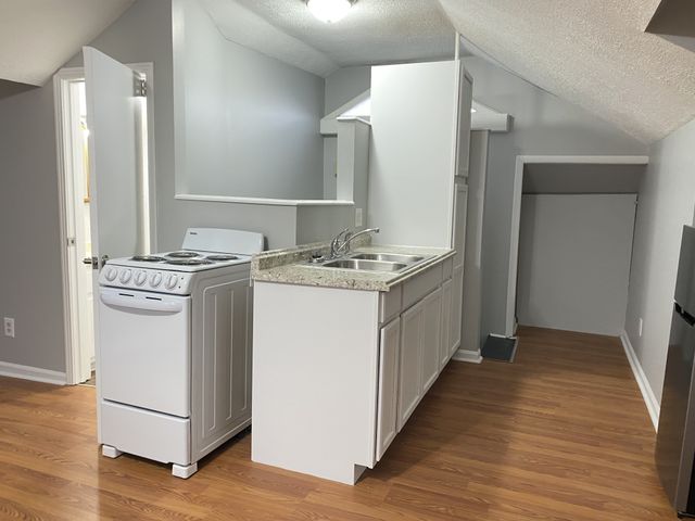 445 Greenwood Ave Apt C, Clarksville, TN 37040