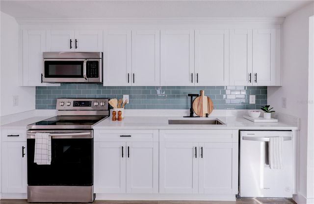 9010 W HAMILTON AVENUE, Tampa, FL 33615