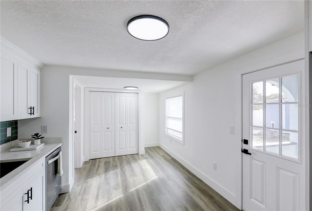 9010 W HAMILTON AVENUE, Tampa, FL 33615