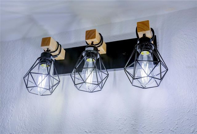 9010 W HAMILTON AVENUE, Tampa, FL 33615