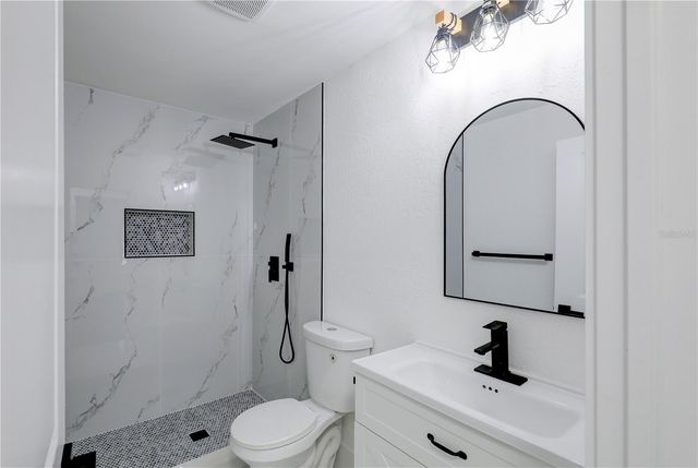 9010 W HAMILTON AVENUE, Tampa, FL 33615