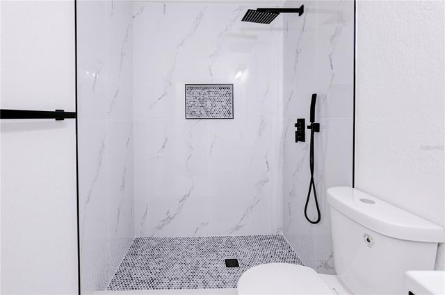 9010 W HAMILTON AVENUE, Tampa, FL 33615