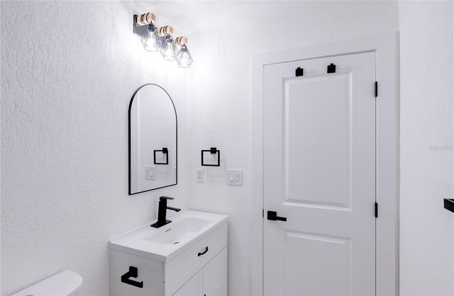 9010 W HAMILTON AVENUE, Tampa, FL 33615