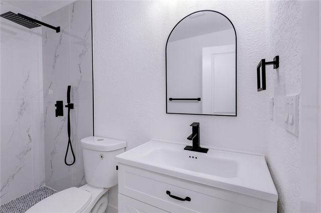 9010 W HAMILTON AVENUE, Tampa, FL 33615