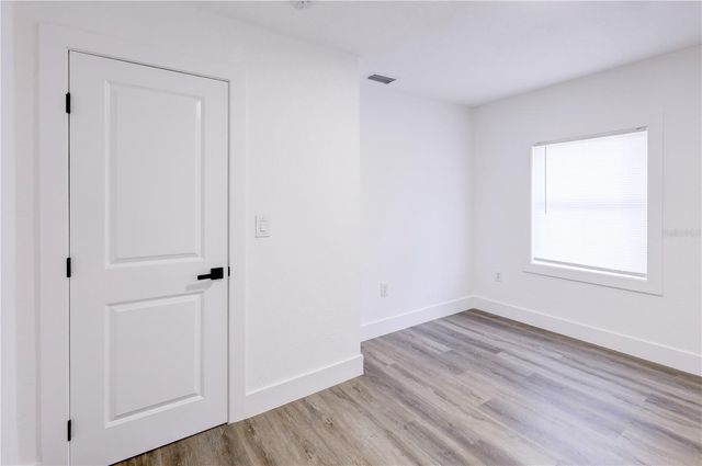 9010 W HAMILTON AVENUE, Tampa, FL 33615