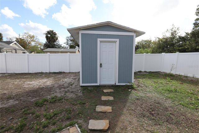 9010 W HAMILTON AVENUE, Tampa, FL 33615