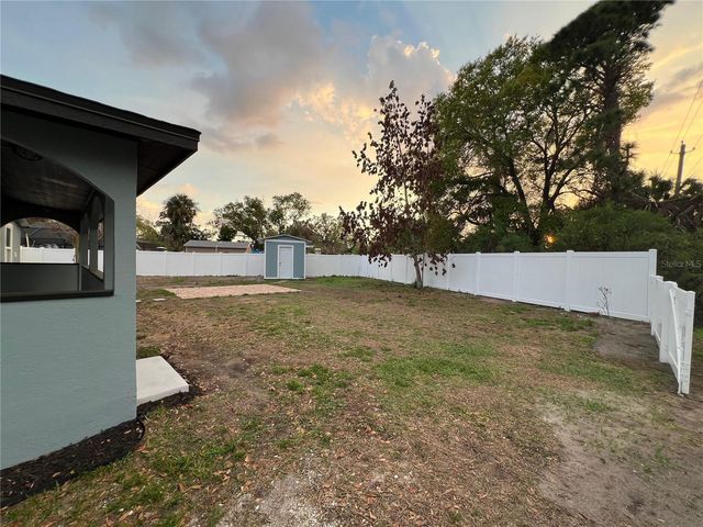 9010 W HAMILTON AVENUE, Tampa, FL 33615