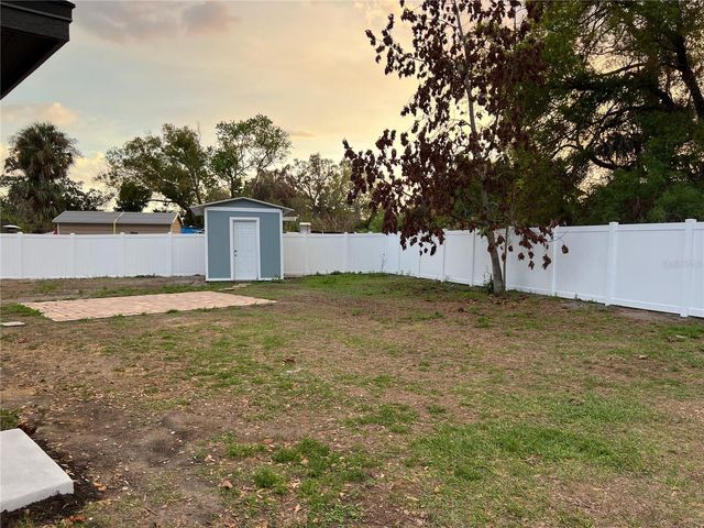 9010 W HAMILTON AVENUE, Tampa, FL 33615