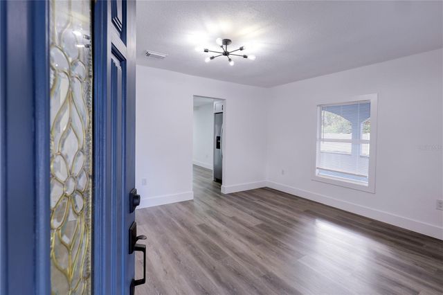 9010 W HAMILTON AVENUE, Tampa, FL 33615