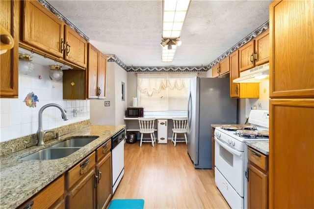 6325 Wedgeview Drive, Tucker, GA 30084