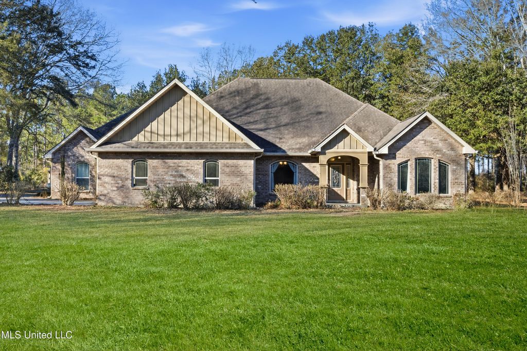 20401 Farm Road, Vancleave, MS 39565