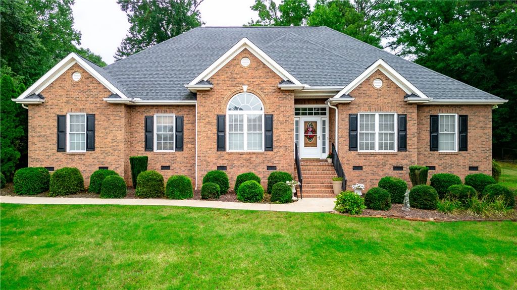 109 Windsong Court, Anderson, SC 29621