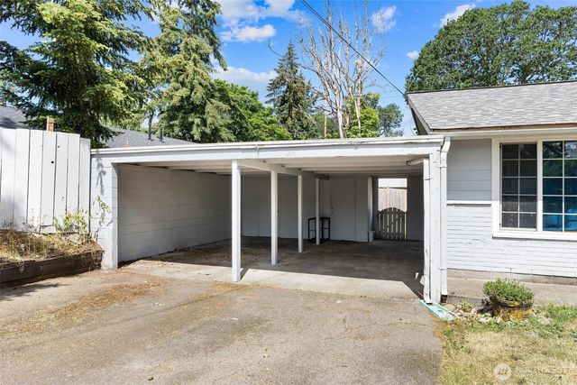 9221 -9223 North Lake Drive SW, Lakewood, WA 98498