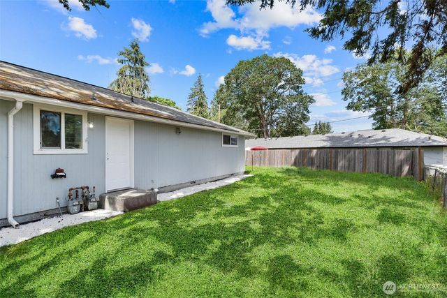 9221 -9223 North Lake Drive SW, Lakewood, WA 98498