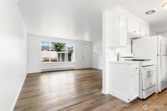 9221 -9223 North Lake Drive SW, Lakewood, WA 98498