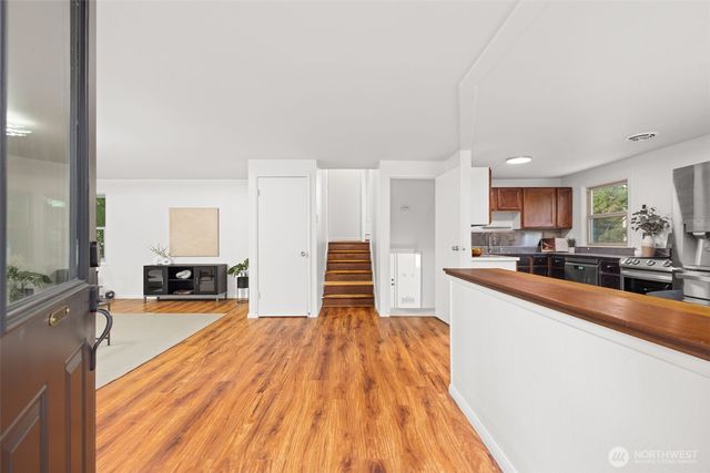 7020 S 120th Place, Seattle, WA 98178