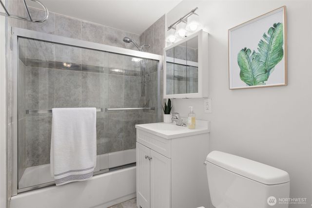 7020 S 120th Place, Seattle, WA 98178