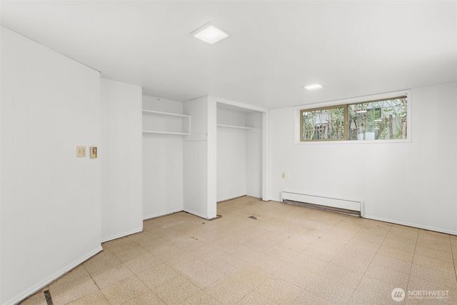 7020 S 120th Place, Seattle, WA 98178