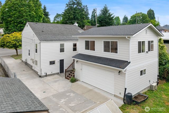 7020 S 120th Place, Seattle, WA 98178