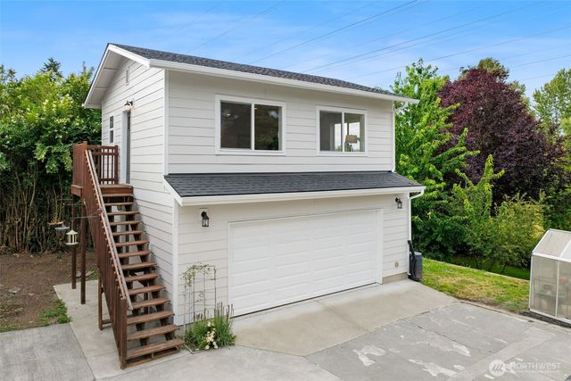 7020 S 120th Place, Seattle, WA 98178