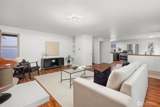 7020 S 120th Place, Seattle, WA 98178