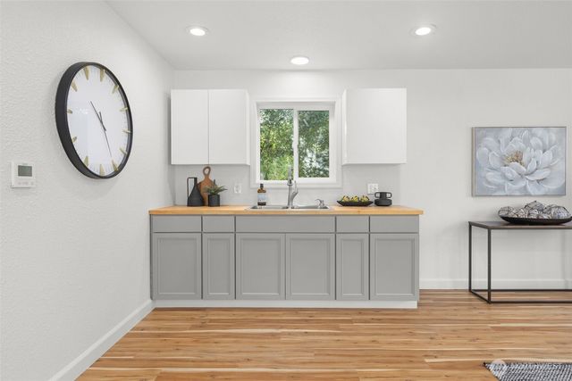 7020 S 120th Place, Seattle, WA 98178