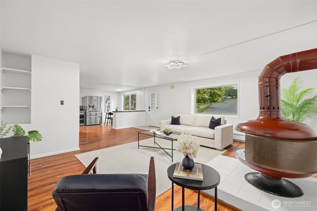 7020 S 120th Place, Seattle, WA 98178