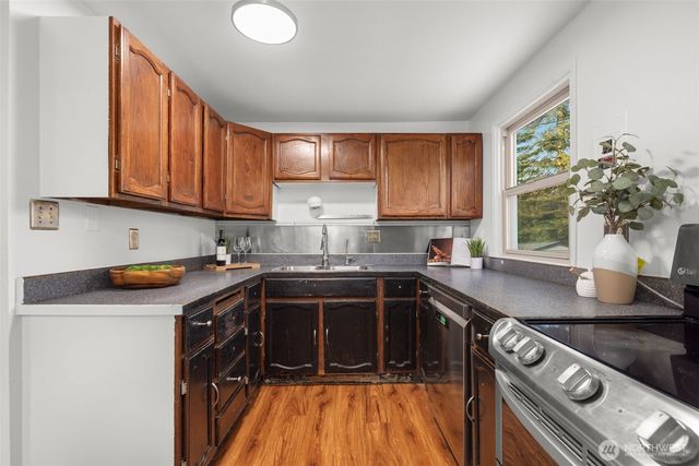 7020 S 120th Place, Seattle, WA 98178