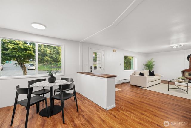 7020 S 120th Place, Seattle, WA 98178
