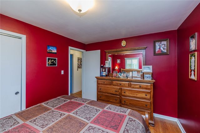 1055 Twilight Drive, Seven Hills, OH 44131
