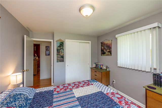 1055 Twilight Drive, Seven Hills, OH 44131