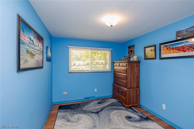 1055 Twilight Drive, Seven Hills, OH 44131