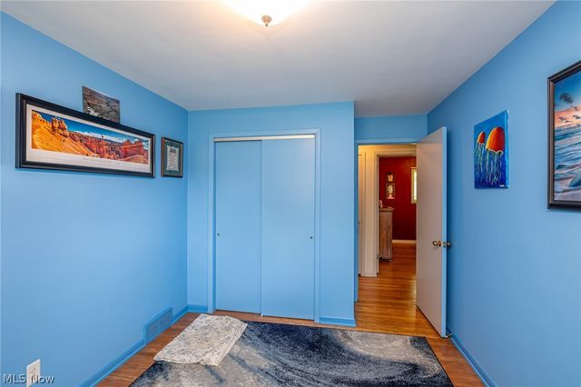 1055 Twilight Drive, Seven Hills, OH 44131