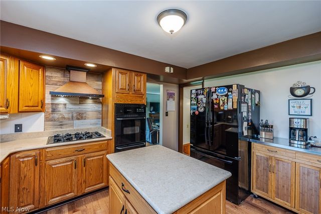 1055 Twilight Drive, Seven Hills, OH 44131