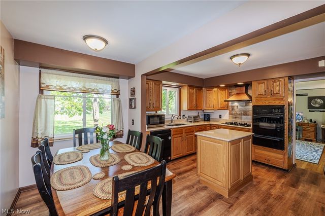 1055 Twilight Drive, Seven Hills, OH 44131