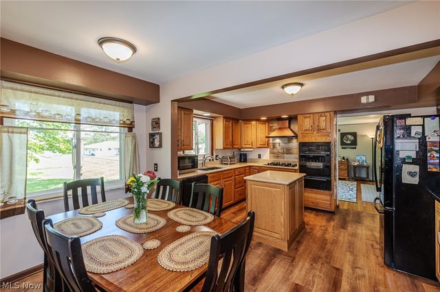 1055 Twilight Drive, Seven Hills, OH 44131