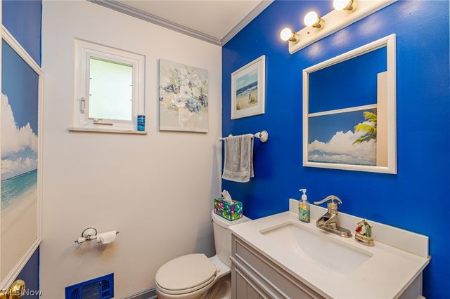 1055 Twilight Drive, Seven Hills, OH 44131