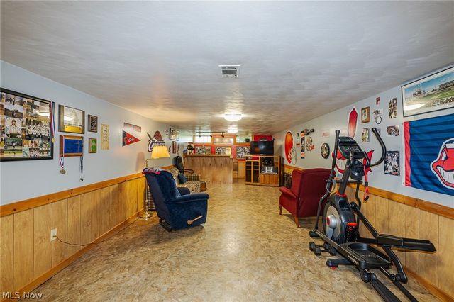 1055 Twilight Drive, Seven Hills, OH 44131