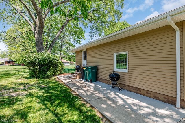 1055 Twilight Drive, Seven Hills, OH 44131