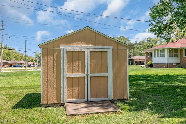1055 Twilight Drive, Seven Hills, OH 44131