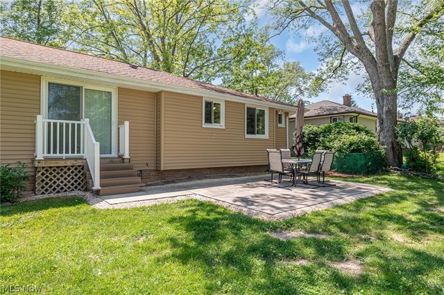 1055 Twilight Drive, Seven Hills, OH 44131