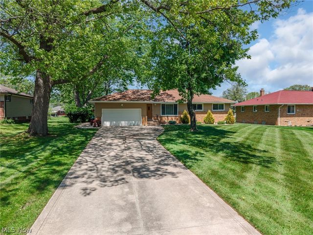 1055 Twilight Drive, Seven Hills, OH 44131