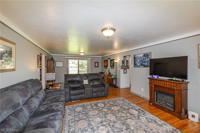 1055 Twilight Drive, Seven Hills, OH 44131