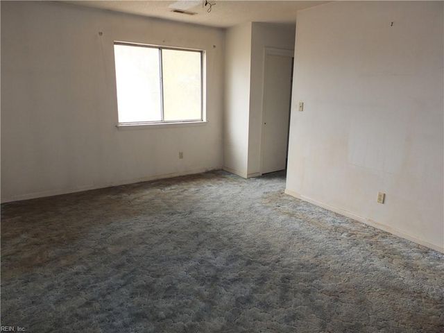 2904 Augusta CIR, Virginia Beach, VA 23453