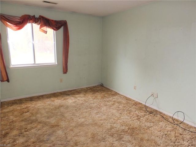 2904 Augusta CIR, Virginia Beach, VA 23453