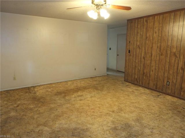 2904 Augusta CIR, Virginia Beach, VA 23453