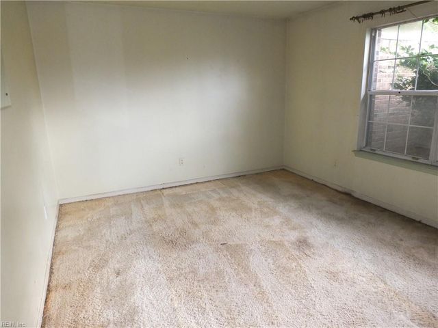 2904 Augusta CIR, Virginia Beach, VA 23453