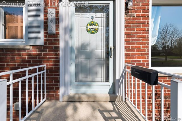 2669 Longmeadow Drive, Trenton, MI 48183